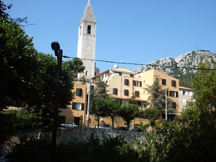 2004-07 Lucéram 023.jpg - DCF 1.0